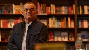 Horacio Castellanos Moya en foto de archivo en entrevista del 17 de mayo de 2018 durante presentación de su libro Moronga en San Salvador. Foto EDH Archivo