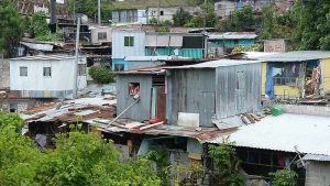 R-comunidad-el-tanque-antiguo-cuscatlan-pobreza