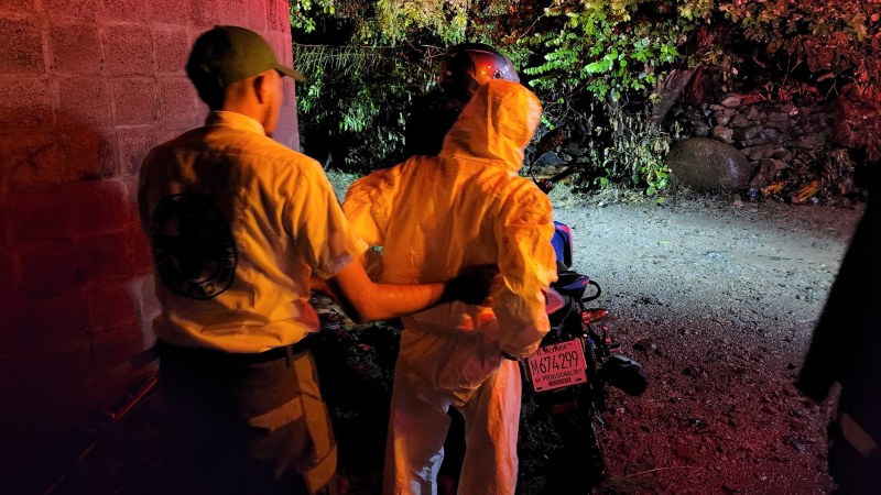 Motociclista ayuda a paciente a llegar a casa en Aguilares 