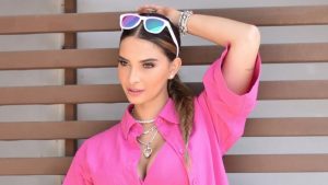 Irene Castillo se despide de las vacaciones de agosto gozando del sol en playas salvadoreñas