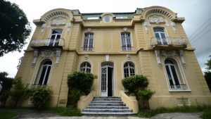 Conoce la Casa de las Academias, sede de la Real Academia de la Historia