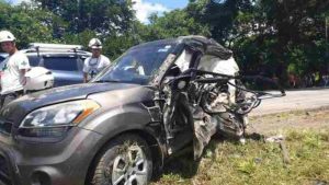 "Camión de basura los chocó": Pareja lesionada en accidente de tránsito en Santa Ana