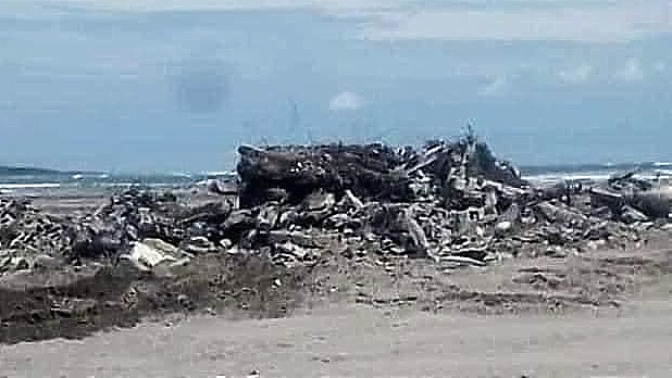 Demolición casa mar El Salvador