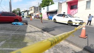 “Al torno iba”: Peatón murió camino a su trabajo en San Salvador