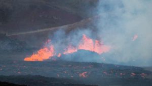 Impactantes imágenes: volcán entró en erupción cerca de la capital de Islandia