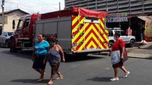 Incendio en local deja daños en mercado El Ángel de Sonsonate
