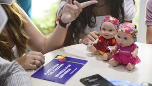 Jóvenes publican libro en apoyo a Fundación Ayúdame a Vivir