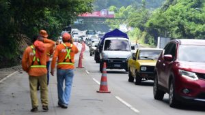 Obras Públicas habilita el paso en carretera Los Chorros tras remoción de escombros