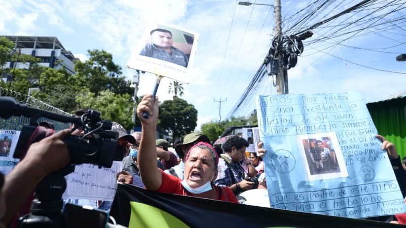 Protesta de familiares de los detenidos