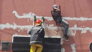 FOTOS: Así fue el rescate de un joven electrocutado en Sonsonate