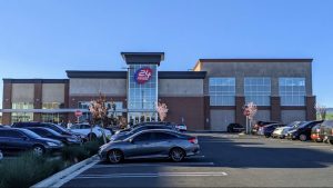 Un tiroteo afuera de un gimnasio en California deja 1 muerto y tres heridos
