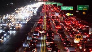 Carriles reversibles funcionarán de forma permanente para aliviar el tráfico en San Salvador