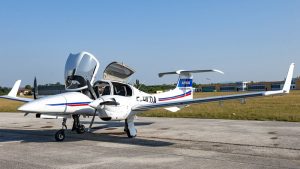 Un avión volcó en aeropuerto de Orlando por fuertes vientos