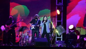 Por amor, Ana Gabriel se reencuentra con El Salvador