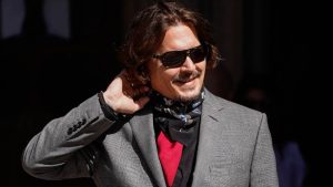 Johnny Depp saldría con quien fue su abogada en el juicio contra The Sun