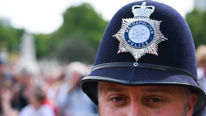 Los emblemas en los cascos de la guardia británica serán modificados. Foto / AFP