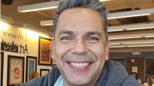 Roberto Acosta comparte en redes disculpa pública para Raquel Vargas