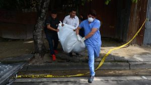 Dejan el cadáver de un hombre en acera del bulevar Venezuela