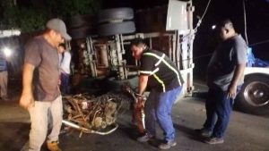 Menor de 15 años y una mujer de 42 mueren en accidente de tránsito en Usulután