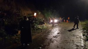 Lluvias provocan deslizamiento en carretera a Concepción de Ataco