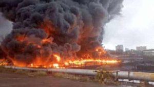 Dramáticas evacuaciones tras una explosión e incendio en una refinería de Venezuela