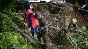 Suspenden clases y declaran alerta roja en varios municipios por las lluvias