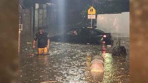 Inundaciones y evacuados tras fuertes lluvias de últimas horas en El Salvador