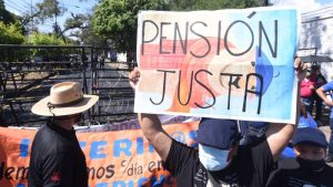 Reforma a pensiones permitiría que el gobierno tome sin límites los ahorros de los trabajadores