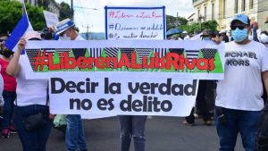 "El régimen de excepción no es la solución". Salvadoreños marcharon este 15 de septiembre