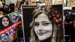 Continúa la represión en la provincia natal de Mahsa Amini, cobrando más de 200 vidas