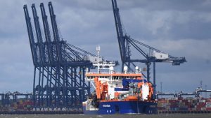 El puerto más grande en Reino Unido se va a huelga por el alto costo de la vida