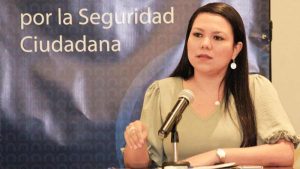 Anabel Belloso, del FMLN, sobre diputados aliados del gobierno: “Sólo están para apretar el botón y luego ser desechados”