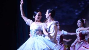 Irina Flores y su huella en el ballet emociona en México y El Salvador