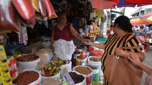 Precio de la canasta básica vuelve a subir y empeora la crisis alimentaria en El Salvador