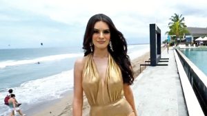Cuestionan a salvadoreña por su poco entusiasmo en desfile en traje de baño en Miss Grand International