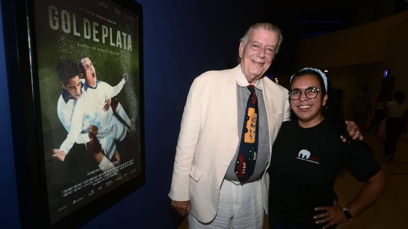 El cineasta André Guttfreund dijo presente en la premiere del filme guatemalteco "Gol de plata". Foto: EDH / Francisco Rubio