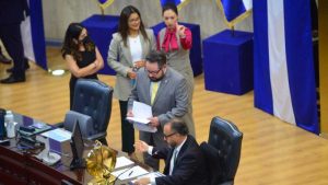 Asamblea aprueba nueva Ley de Bomberos y tras cuestionamientos de la oposición, retrocede en aplicar impuesto a seguros en créditos bancarios