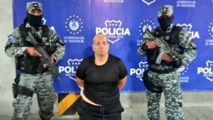 Capturan a hombre que apuñaló 63 veces a otro en Altos del Bulevar