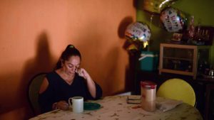 "No quisiera abandonar mi casa": Familias afectadas por cárcava en Soyapango