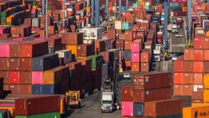 Gobierno ofrece agilizar y digitalizar los trámites para facilitar el comercio