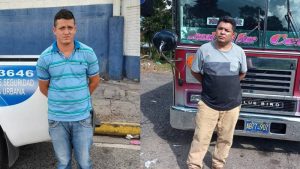 VIDEO: Dos hombres que participaron en riña por choque vehicular fueron detenidos por la PNC
