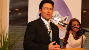 Fernando Colunga reaparece con nuevo proyecto y así luce a sus 56 años