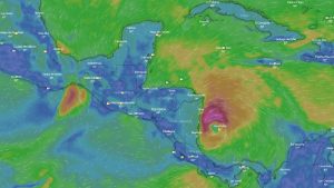 Huracán Julia se aproxima a Nicaragua y a El Salvador