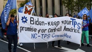 "Merecemos vivir y trabajar en EE. UU. sin miedo de ser deportados": centroamericanos piden a Biden renovar el TPS