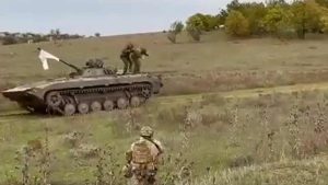 VIDEO. Captan el momento en el que soldados rusos se rinden en territorio ucraniano