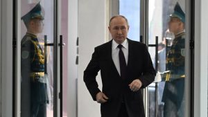 Putin dice que Rusia seguirá desarrollando su potencial militar, incluido el nuclear