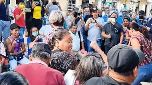 Doña Cata protagoniza otro acto violento en el parque Libertad