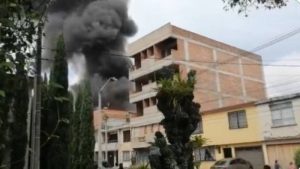 Una avioneta cae sobre zona residencial de Medellín, en Colombia