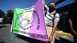 Sindicatos firman carta a Bukele para que se respeten libertad sindical