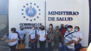 Hijos de médicos que murieron en pandemia viven desamparados por el Estado